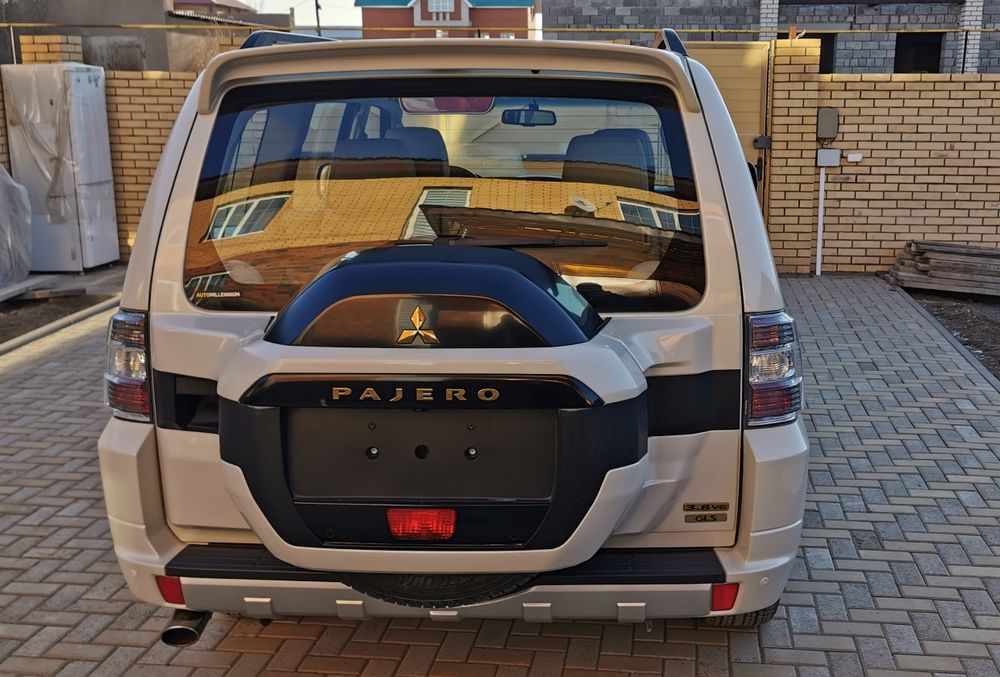 Продам Mitsubishi Pajero 4