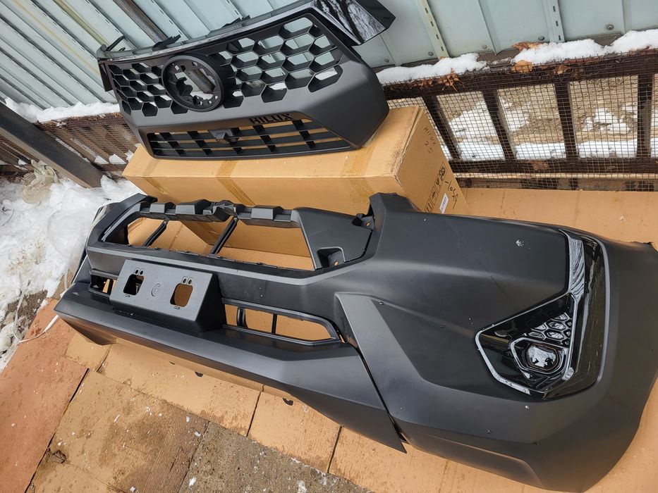 Бампер передний на Hilux 2025