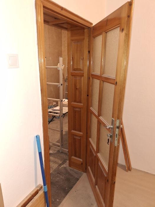 Продава 2 дървени врати
