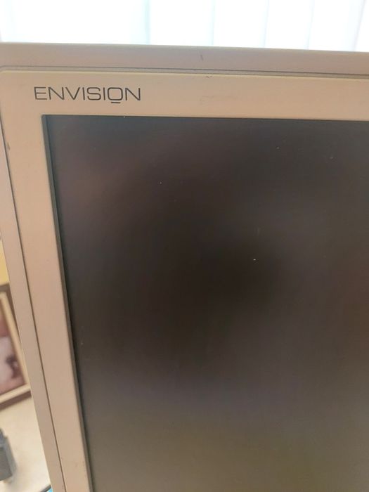 LCD Монитор 19 инча Envision L905A