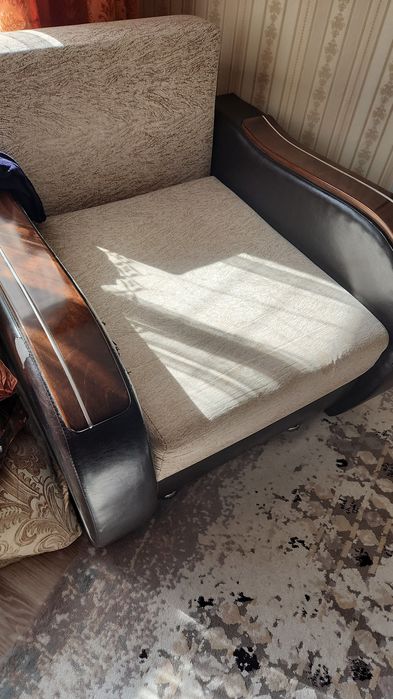 Продам диван угловой