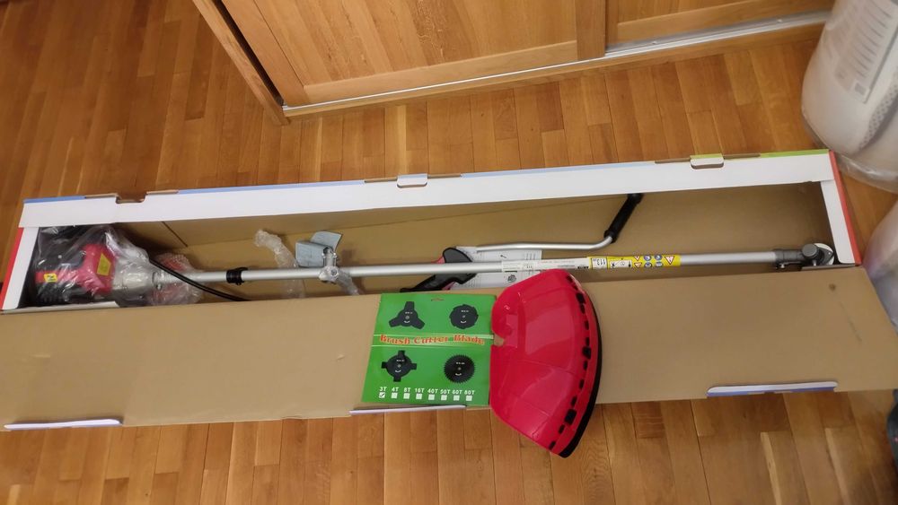 Нова Бензинова коса 2.5 HP със корда и нож