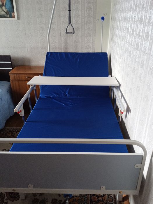 Медицинская кровать.