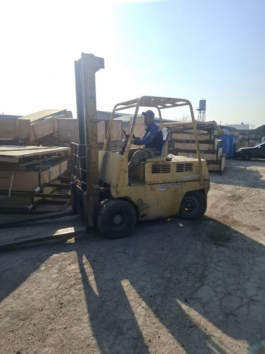 Автопогрузчик сотилади