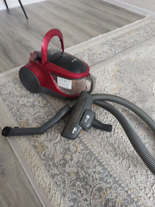 Продам пылесос  LJ