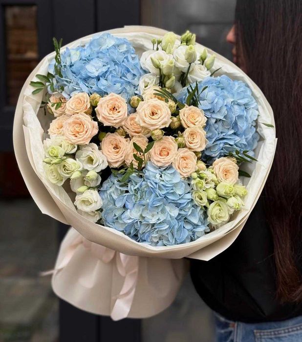 Розы пионы цветы букеты сирень