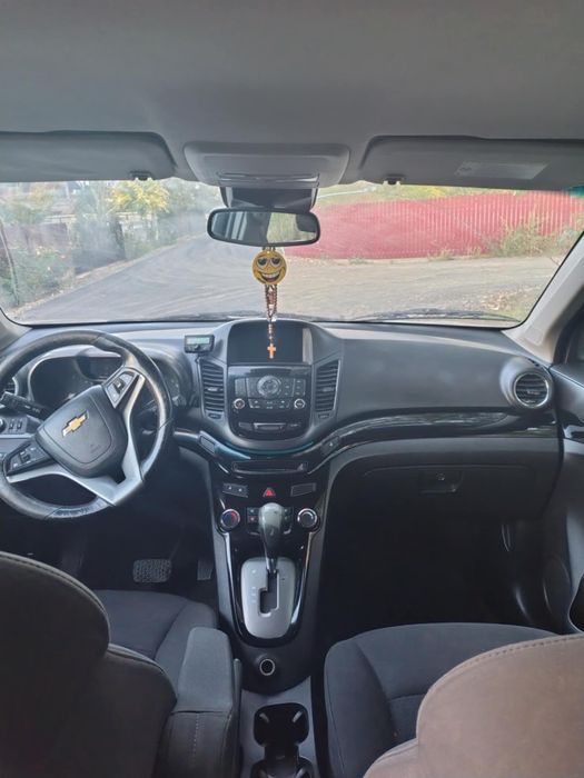 Vând    Chevrolet Orlando