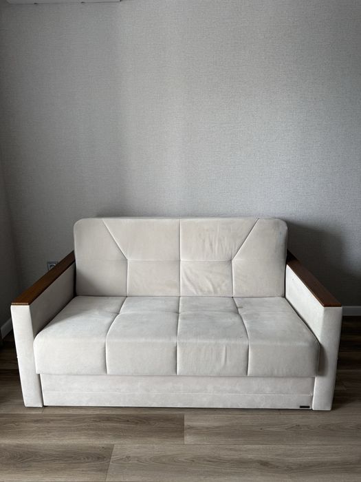 Продам диван.