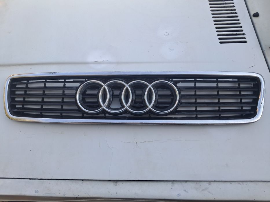Решётка на ауди продаётся