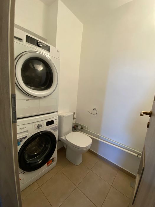 Apartament 3 camere pentru închiriat în zona centrală