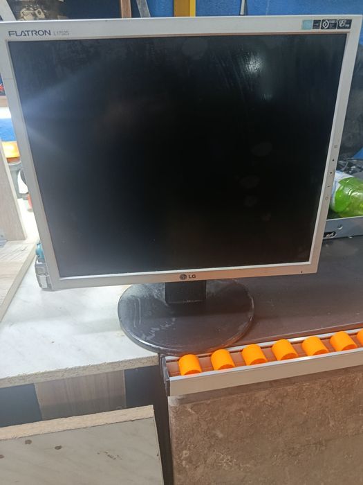 Монитор 17 дюймов lg