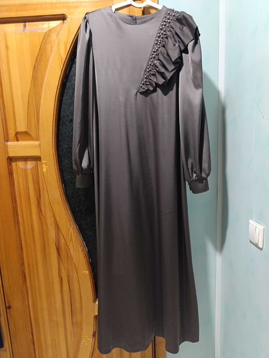 Вечернее платье атласное