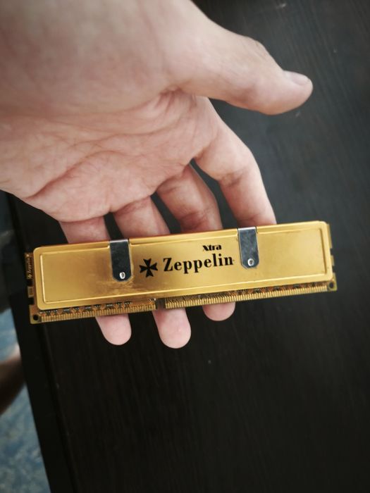 4 gb ddr3 Zeepelin