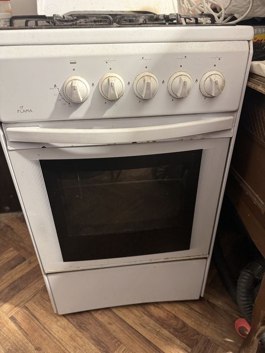 Газовая плита в хорошем состоянии