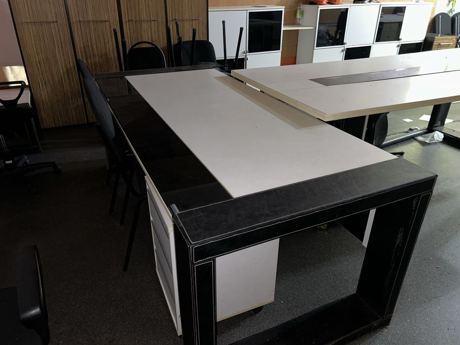 Продам офисную мебель б/у