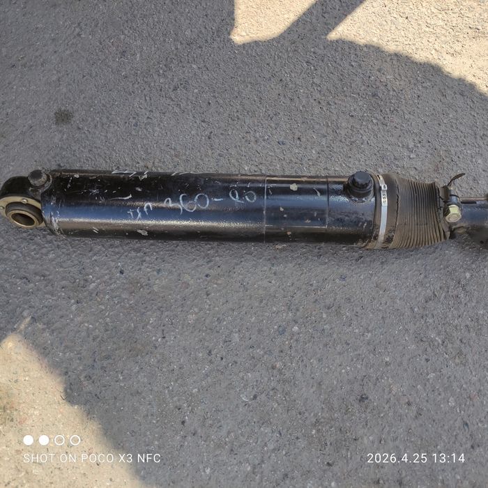 Продам гидро целиндр на супер маз.