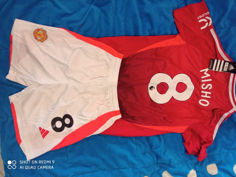 детски футболни екипи ,нови .