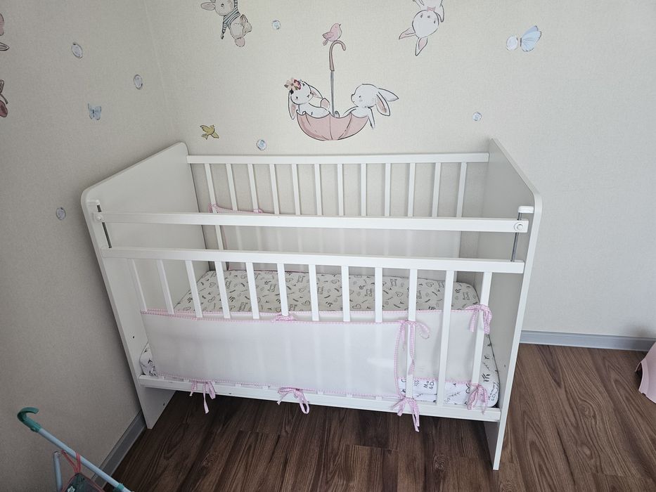 Продам  детскую кроватку с матрасом