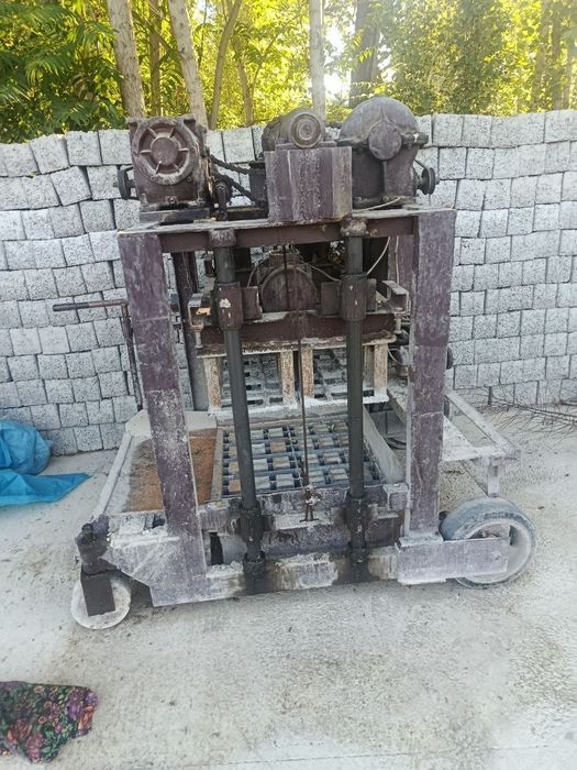 Shlakablok apparat sotiladi.