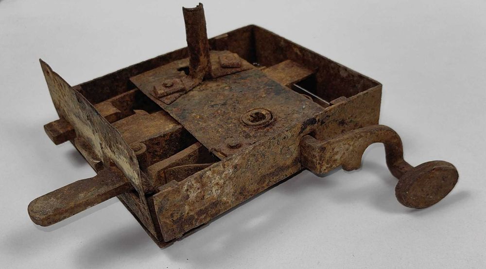 Голяма Много Стара БРАВА ПАДАЩОТО РЕЗЕ Работи Няма Ключ