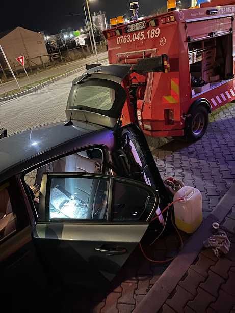Tractari Auto Bucuresti Ilfov NON STOP 24/7 Platforma Transport Auto Asistenta Rutiera Dube Utilitare Microbuze Curent Baterie Extragere Carburant
