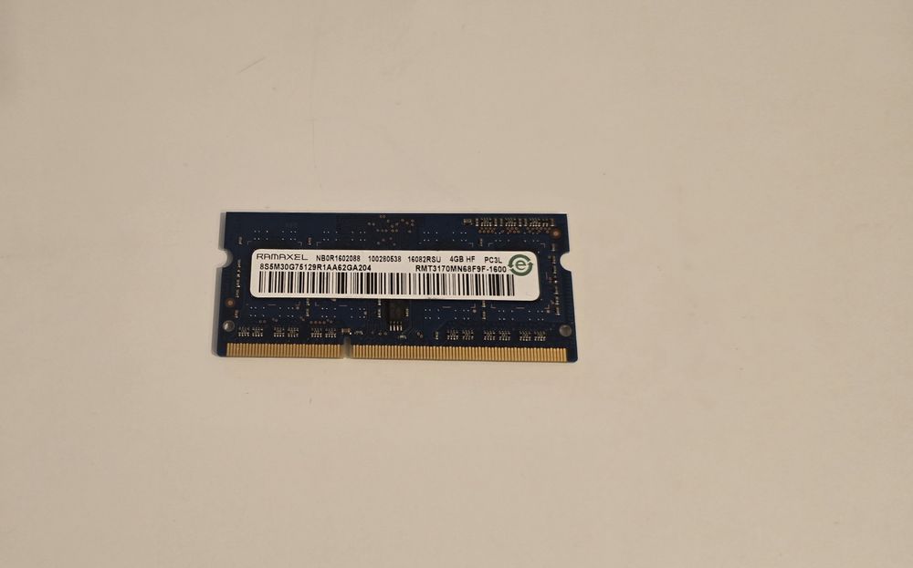 De vanzare 4gb ram DDR3L