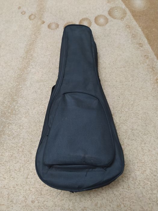 Продаем гитару Укулеле