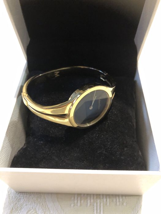 Невероятен нов швейцарски часовник Calvin Klein