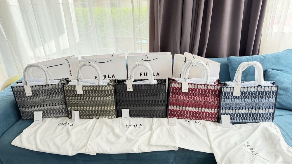 FURLA Opportunity в 5 цвята.Нови,100% оригинал, със сериен номер етикети противопрахова торбичка , подаръчен плик FURLA.Всичко ит до