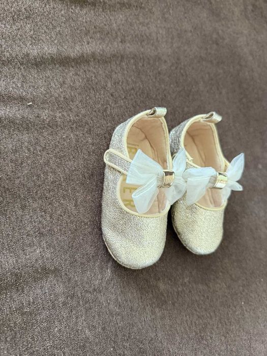 Златни пантофки с панделка Ted Baker