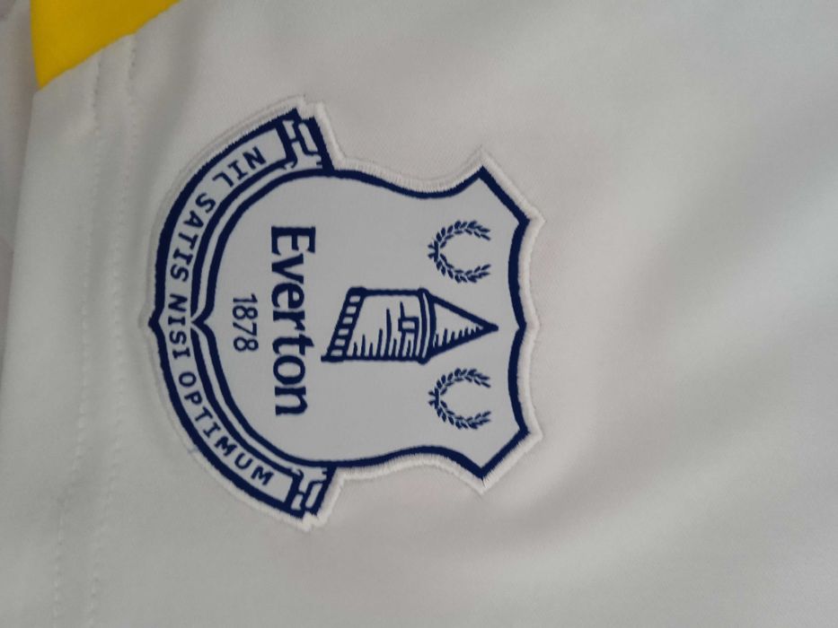 Hummel Everton къси панталони  размер 164