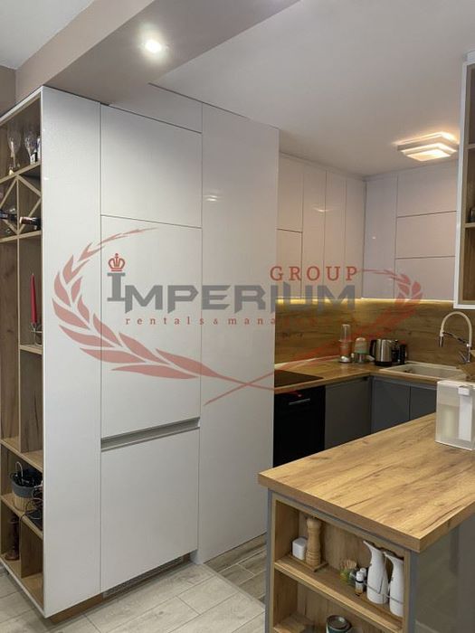 Дава се под наем Двустаен апартамент в Варна, Бриз - 65 кв.м за 561 € - Снимка #1