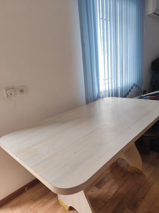Продам кухонный стол