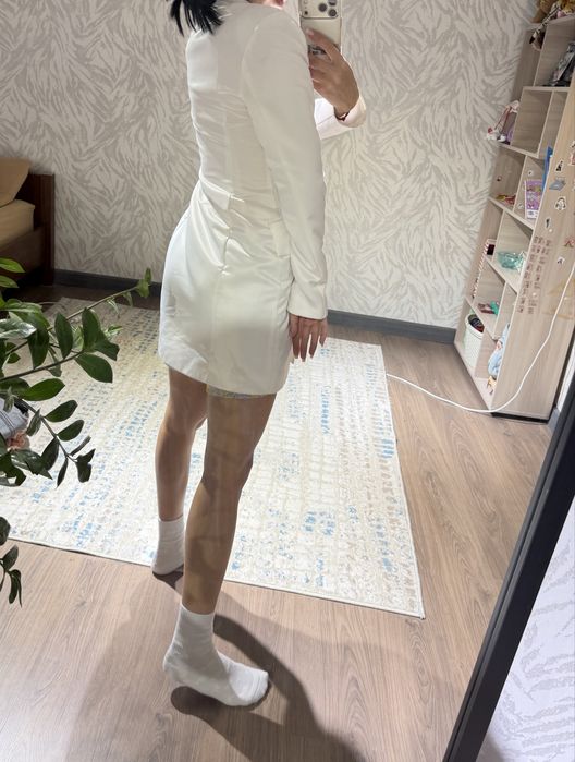 Пиджак платье , белого цвета