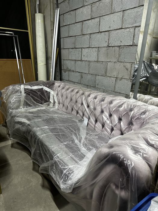 Диван сиреневого цвета