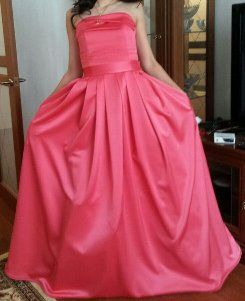 Нарядные женские платья,