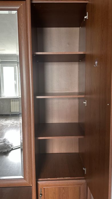 Шкаф сервант из