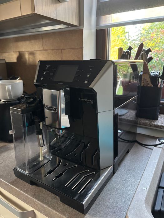 Expresor Delonghi PrimaDonna Class