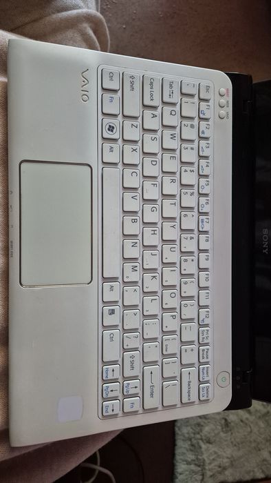 SONI VAIO laptop със зарядно