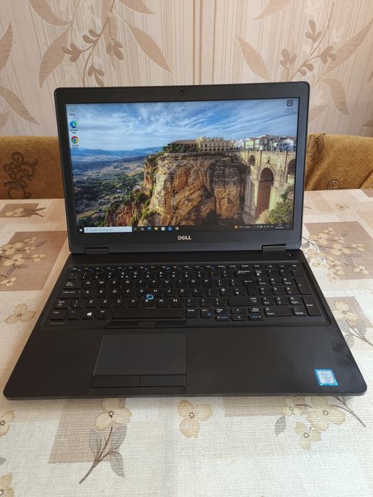 Лаптоп в добро състояние Dell Precision 3520