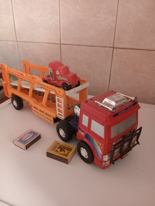 Продам  игрушку автовоз двухэтажный