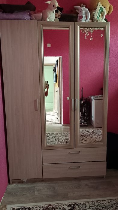 Шкаф сатылады Сайында тұр.