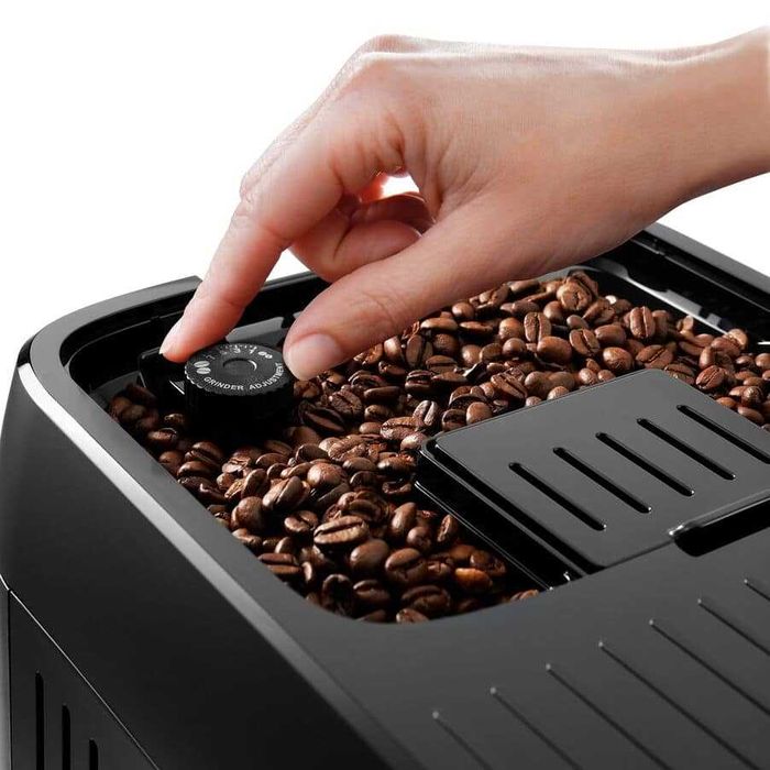 Espressor automat De’Longhi Magnifica Plus ECAM320.70.TB, 18 bauturi, carafa pentru lapte, Tehnologie LatteCrema, 1450W, 15 bar, Gri inchis
