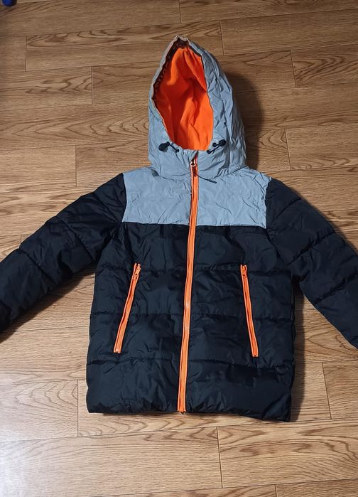 Продам детские вещи.