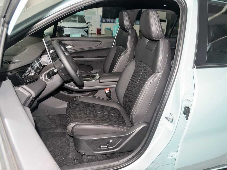 Geely livan L7 605km