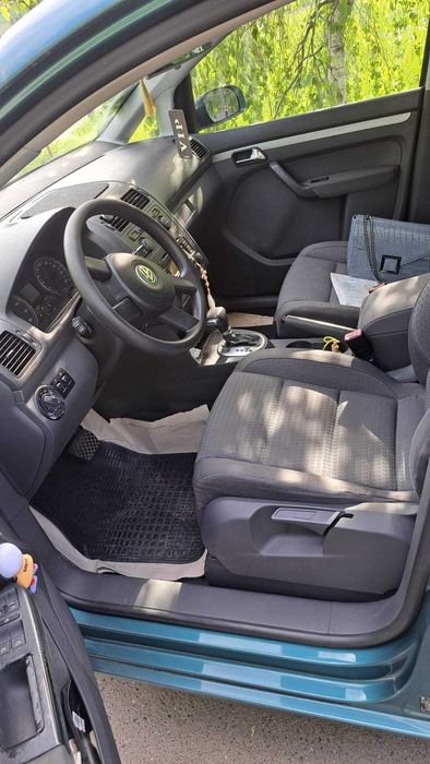 Vand Volkswagen Touran 1.6 FSI (115 CP) 2004