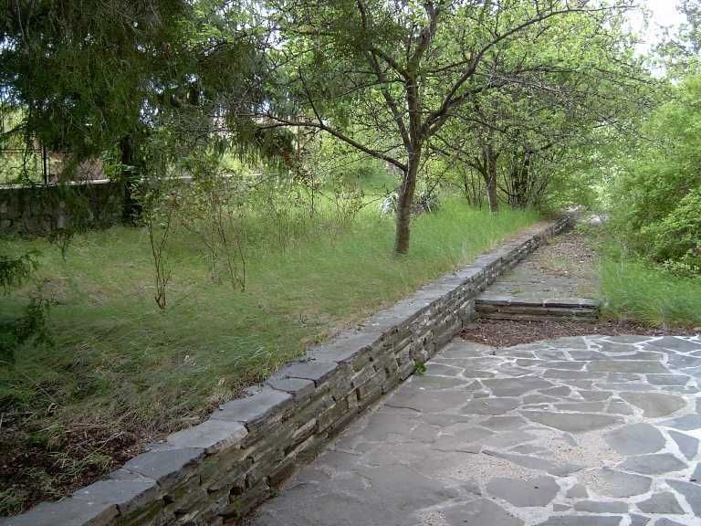 Продава се Хотел в с. Любен, Област Пловдив - 7437 кв.м за 16 €/кв.м - Снимка #3