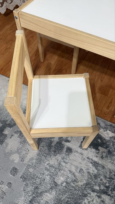 Продам детский столик IKEA