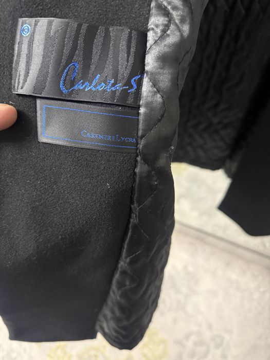 Пальто сотилади