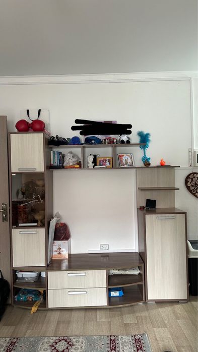 Продам шкаф-горку